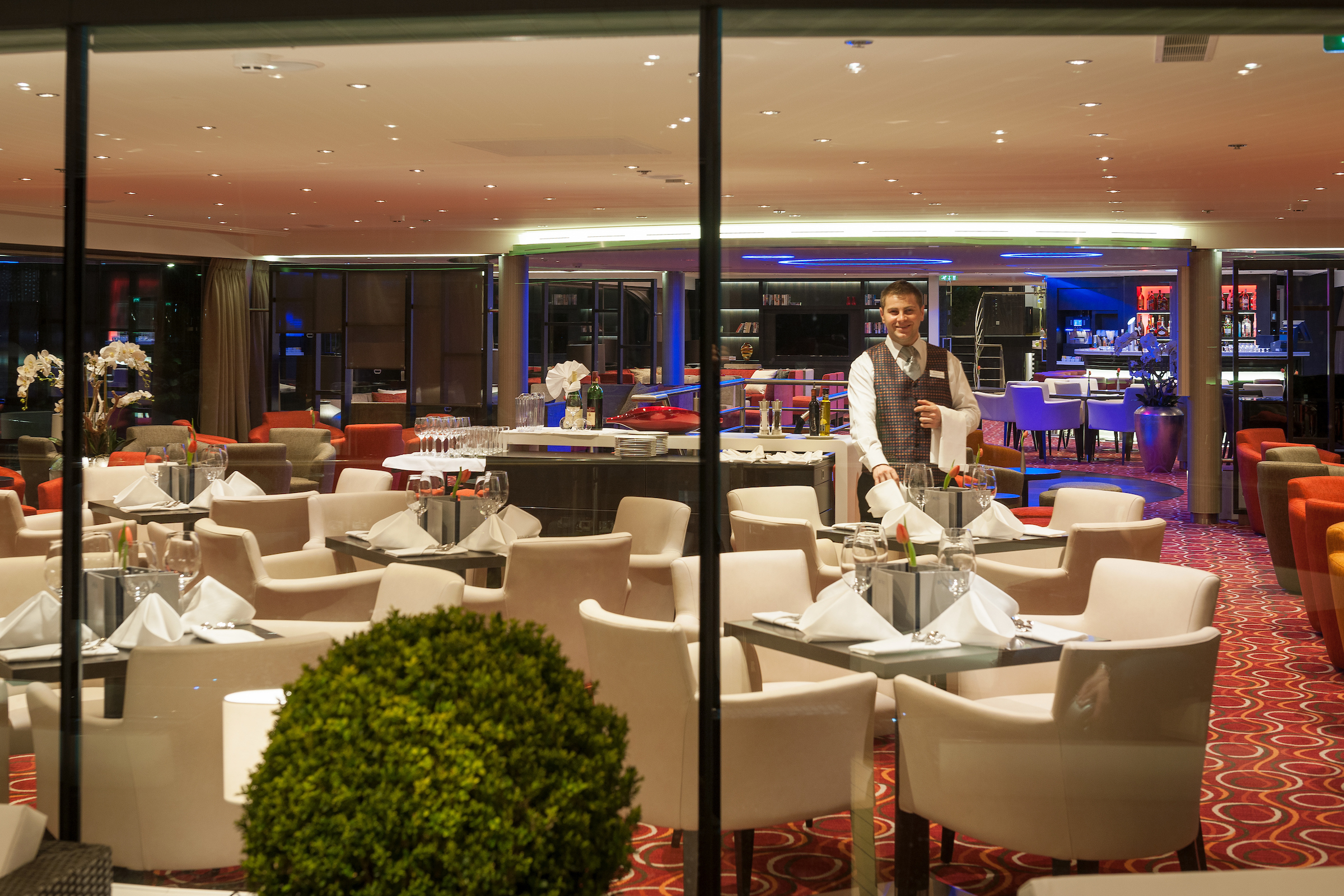 Avalon_Impression_Panorama Bistro_16.jpg